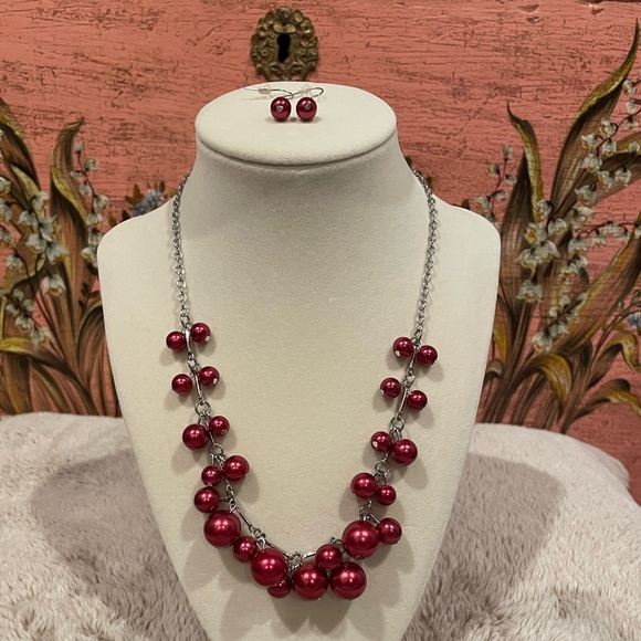 Red Beaded Necklace and Earring Set - Picture 6 of 6